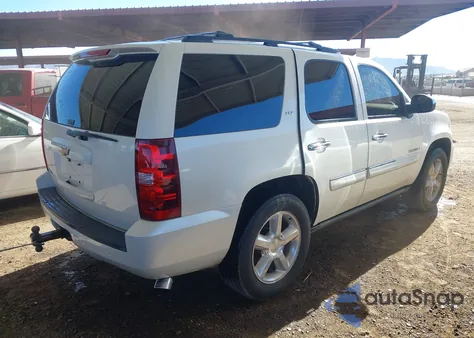 2008 Chevrolet Tahoe Ltz z USA, uszkodzony, nr VIN 1GNFC13J48R196745